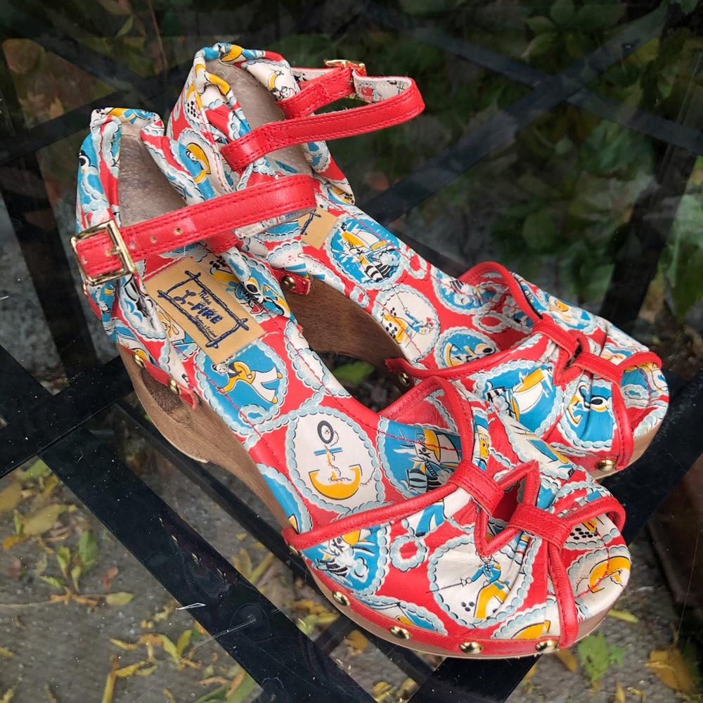 Miss L-Fire rockabetty wooden wedges open toe 6